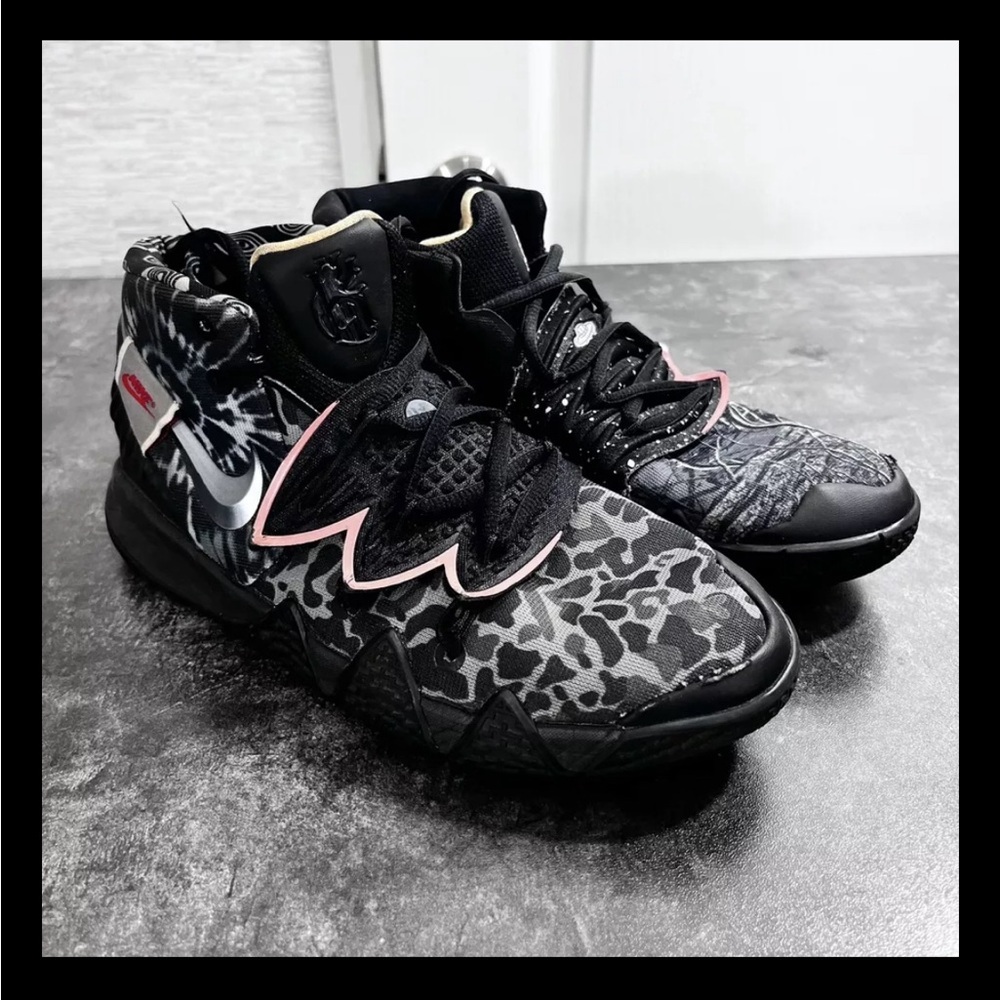 Nike Kyrie Hybrid S2 Mid “What The” Boys Athletic Sneakers Size 7Y